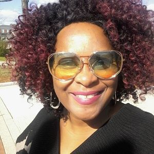 Meet your Posher, Dondia